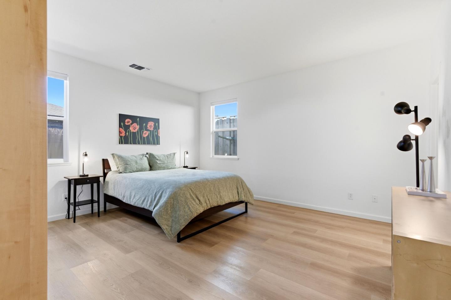 Detail Gallery Image 11 of 30 For 1920 Dylan St, Hollister,  CA 95023 - 4 Beds | 2 Baths