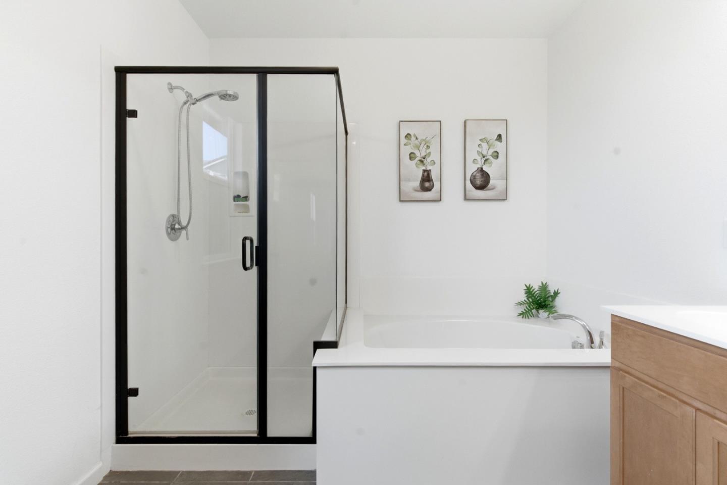 Detail Gallery Image 16 of 30 For 1920 Dylan St, Hollister,  CA 95023 - 4 Beds | 2 Baths