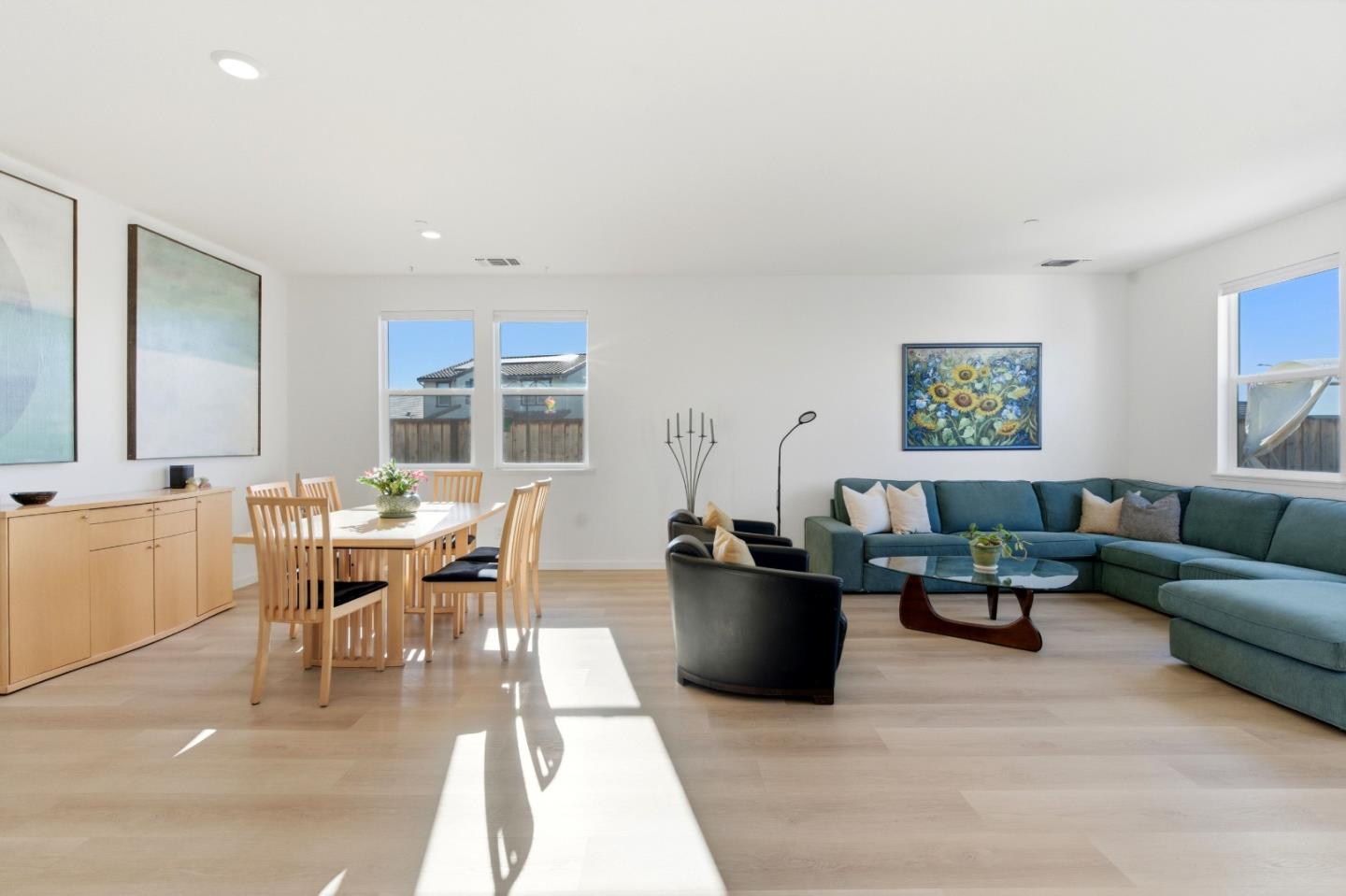 Detail Gallery Image 4 of 30 For 1920 Dylan St, Hollister,  CA 95023 - 4 Beds | 2 Baths