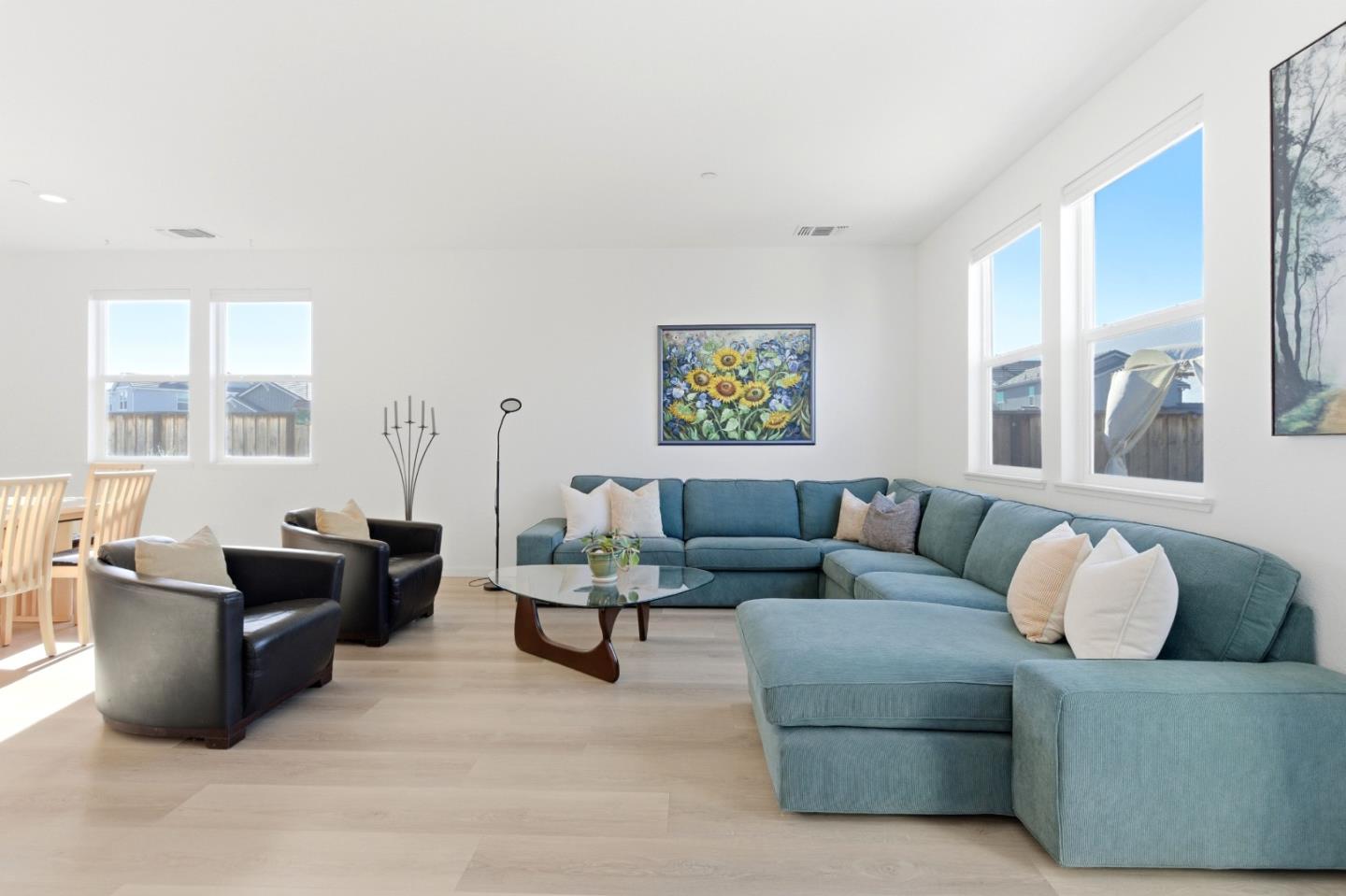 Detail Gallery Image 5 of 30 For 1920 Dylan St, Hollister,  CA 95023 - 4 Beds | 2 Baths