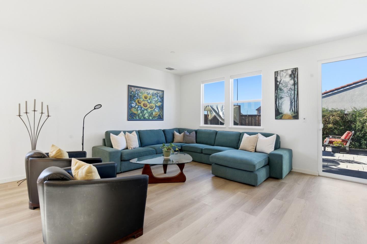 Detail Gallery Image 6 of 30 For 1920 Dylan St, Hollister,  CA 95023 - 4 Beds | 2 Baths