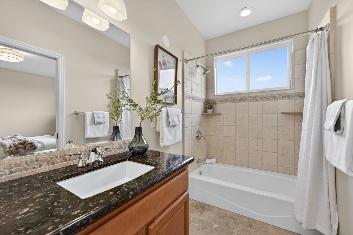 Detail Gallery Image 17 of 32 For 419 Almeria Ave, El Granada,  CA 94018 - 2 Beds | 2 Baths