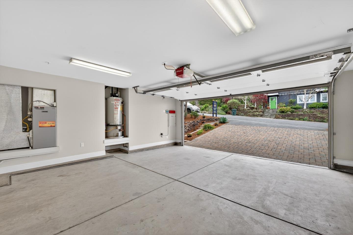 Detail Gallery Image 18 of 32 For 419 Almeria Ave, El Granada,  CA 94018 - 2 Beds | 2 Baths