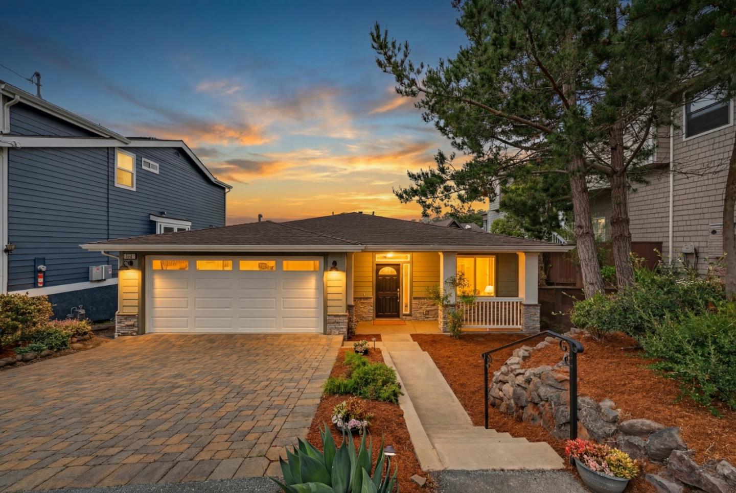 Detail Gallery Image 24 of 32 For 419 Almeria Ave, El Granada,  CA 94018 - 2 Beds | 2 Baths