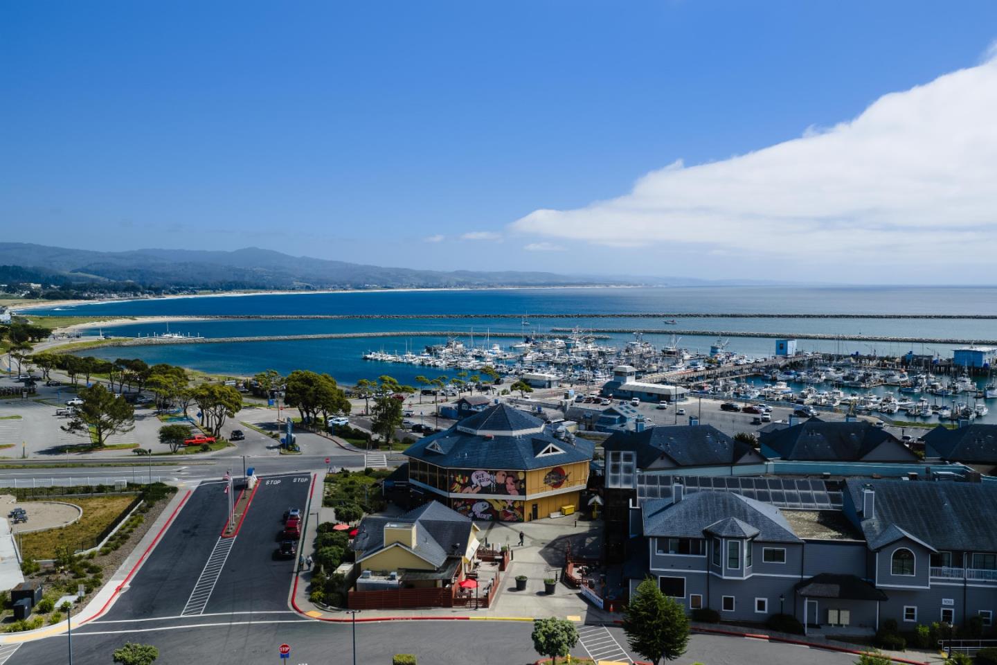 Detail Gallery Image 30 of 32 For 419 Almeria Ave, El Granada,  CA 94018 - 2 Beds | 2 Baths