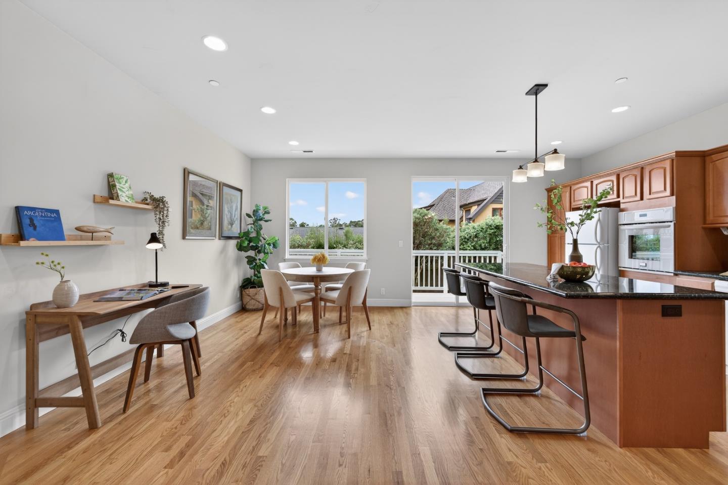 Detail Gallery Image 7 of 32 For 419 Almeria Ave, El Granada,  CA 94018 - 2 Beds | 2 Baths