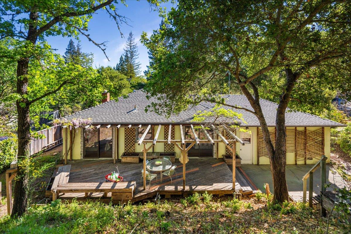 Detail Gallery Image 12 of 21 For 208 Canyon Dr, Portola Valley,  CA 94028 - 2 Beds | 1 Baths