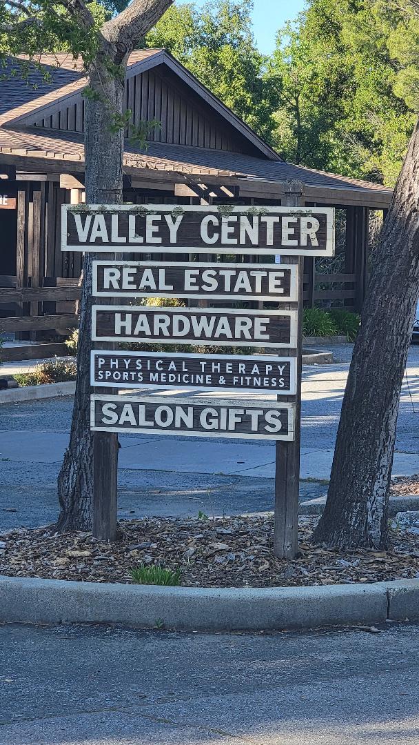 Detail Gallery Image 15 of 21 For 208 Canyon Dr, Portola Valley,  CA 94028 - 2 Beds | 1 Baths