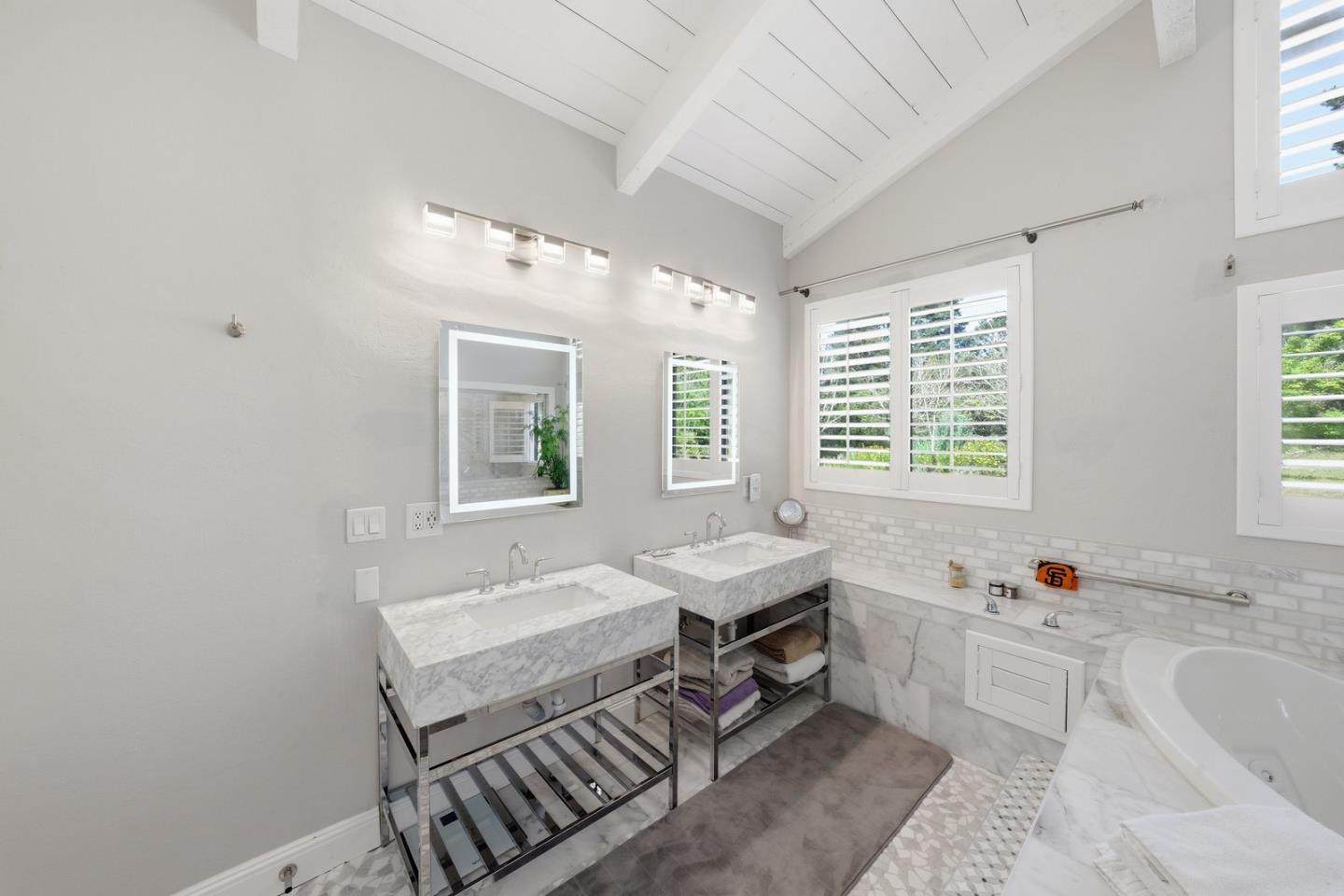 Detail Gallery Image 20 of 43 For 701 Day Valley Rd, Aptos,  CA 95003 - 5 Beds | 3/1 Baths