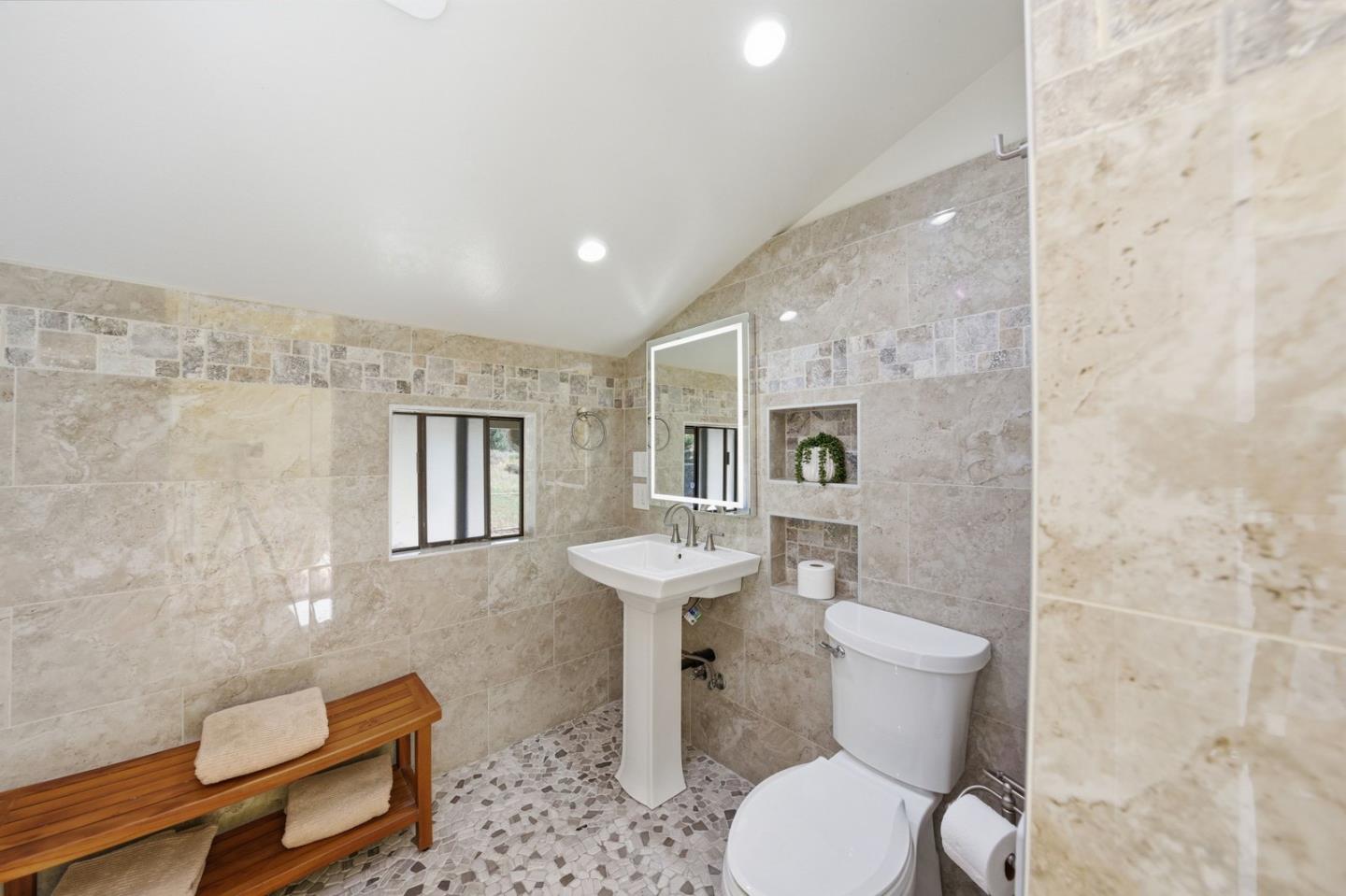 Detail Gallery Image 34 of 43 For 701 Day Valley Rd, Aptos,  CA 95003 - 5 Beds | 3/1 Baths