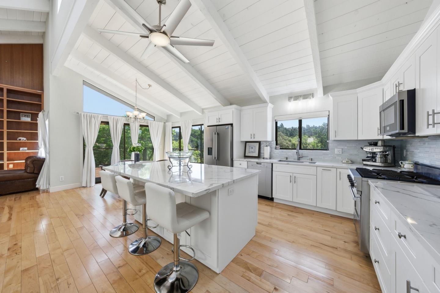 Detail Gallery Image 7 of 43 For 701 Day Valley Rd, Aptos,  CA 95003 - 5 Beds | 3/1 Baths