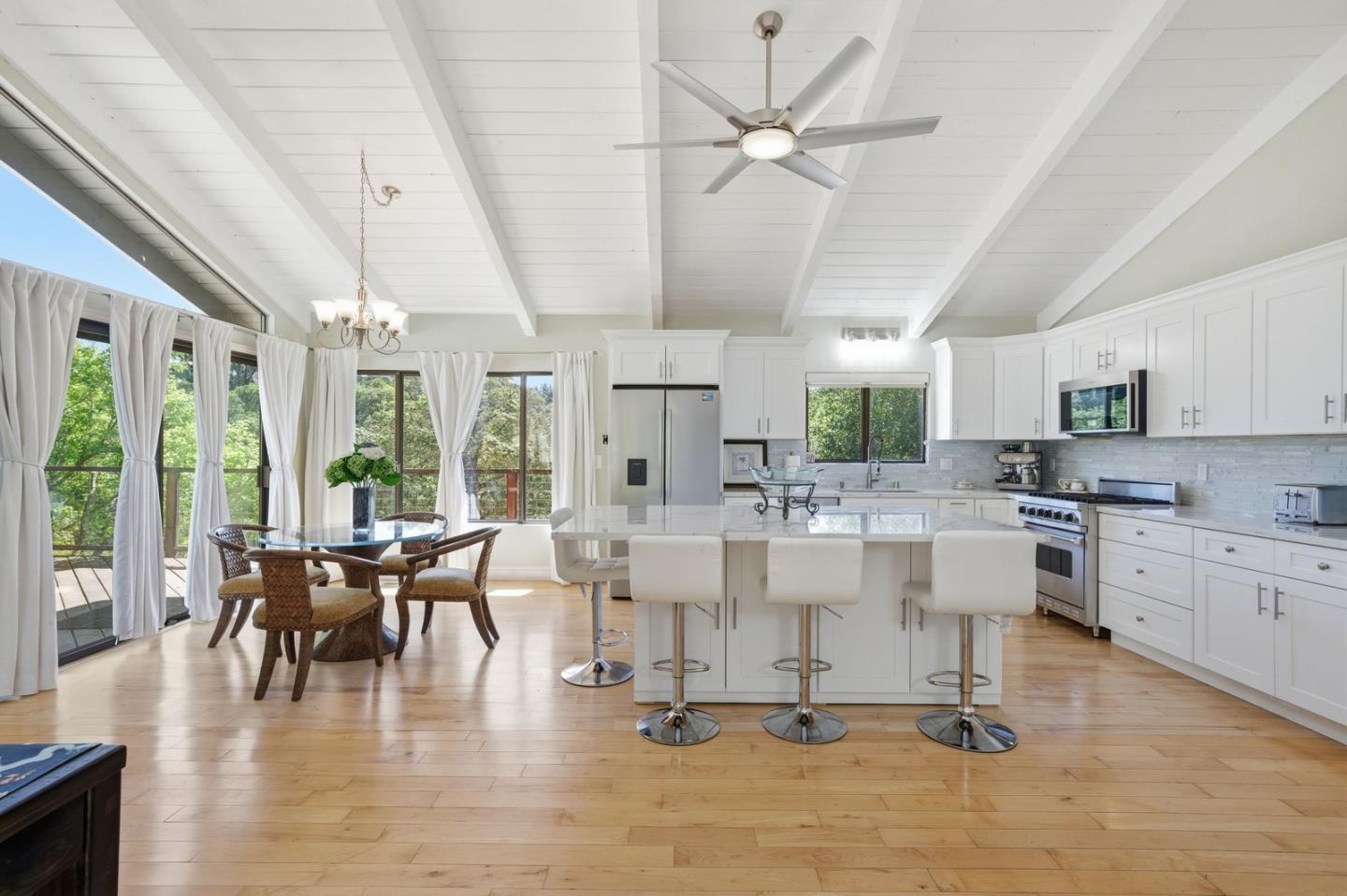 Detail Gallery Image 8 of 43 For 701 Day Valley Rd, Aptos,  CA 95003 - 5 Beds | 3/1 Baths