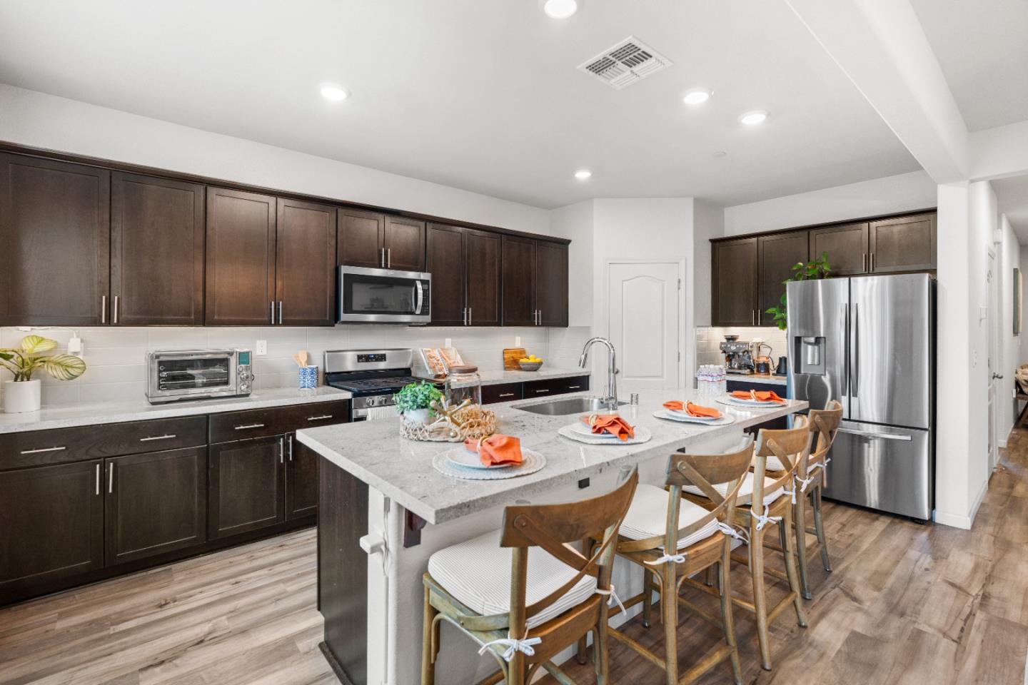 Detail Gallery Image 11 of 49 For 4054 Kenwood Circle, Oakley,  CA 94561 - 4 Beds | 3 Baths