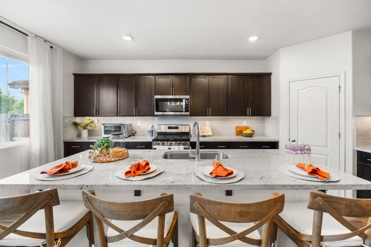 Detail Gallery Image 12 of 49 For 4054 Kenwood Circle, Oakley,  CA 94561 - 4 Beds | 3 Baths