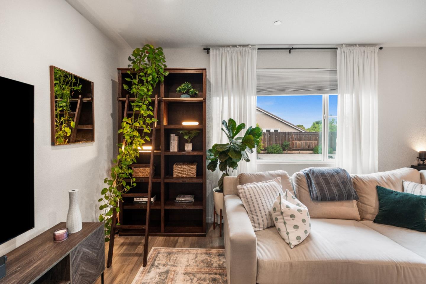 Detail Gallery Image 6 of 49 For 4054 Kenwood Circle, Oakley,  CA 94561 - 4 Beds | 3 Baths