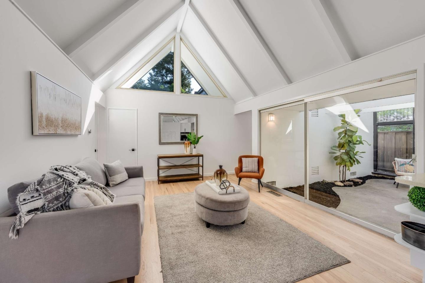 Detail Gallery Image 11 of 55 For 744 Jackpine Ct, Sunnyvale,  CA 94086 - 4 Beds | 2 Baths