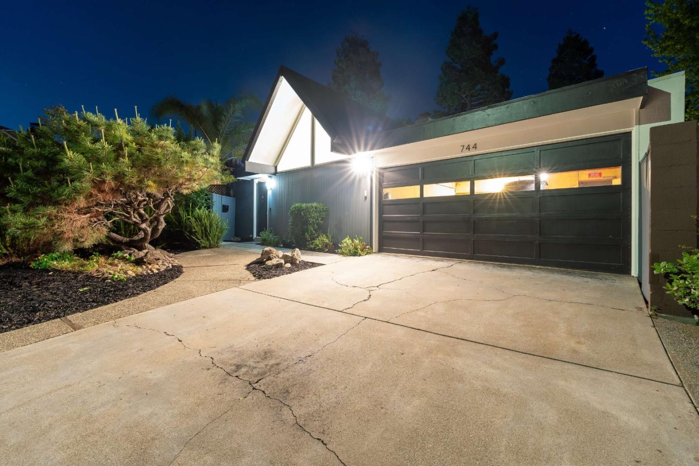 Detail Gallery Image 35 of 55 For 744 Jackpine Ct, Sunnyvale,  CA 94086 - 4 Beds | 2 Baths