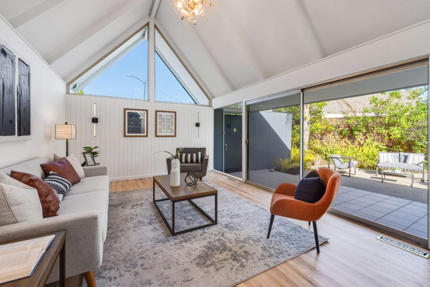 Detail Gallery Image 4 of 55 For 744 Jackpine Ct, Sunnyvale,  CA 94086 - 4 Beds | 2 Baths