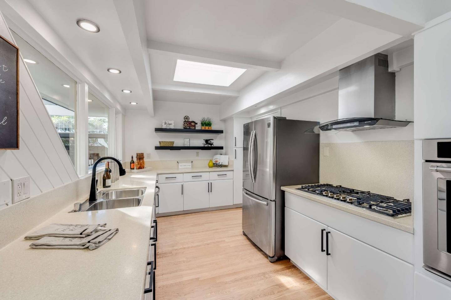 Detail Gallery Image 8 of 55 For 744 Jackpine Ct, Sunnyvale,  CA 94086 - 4 Beds | 2 Baths