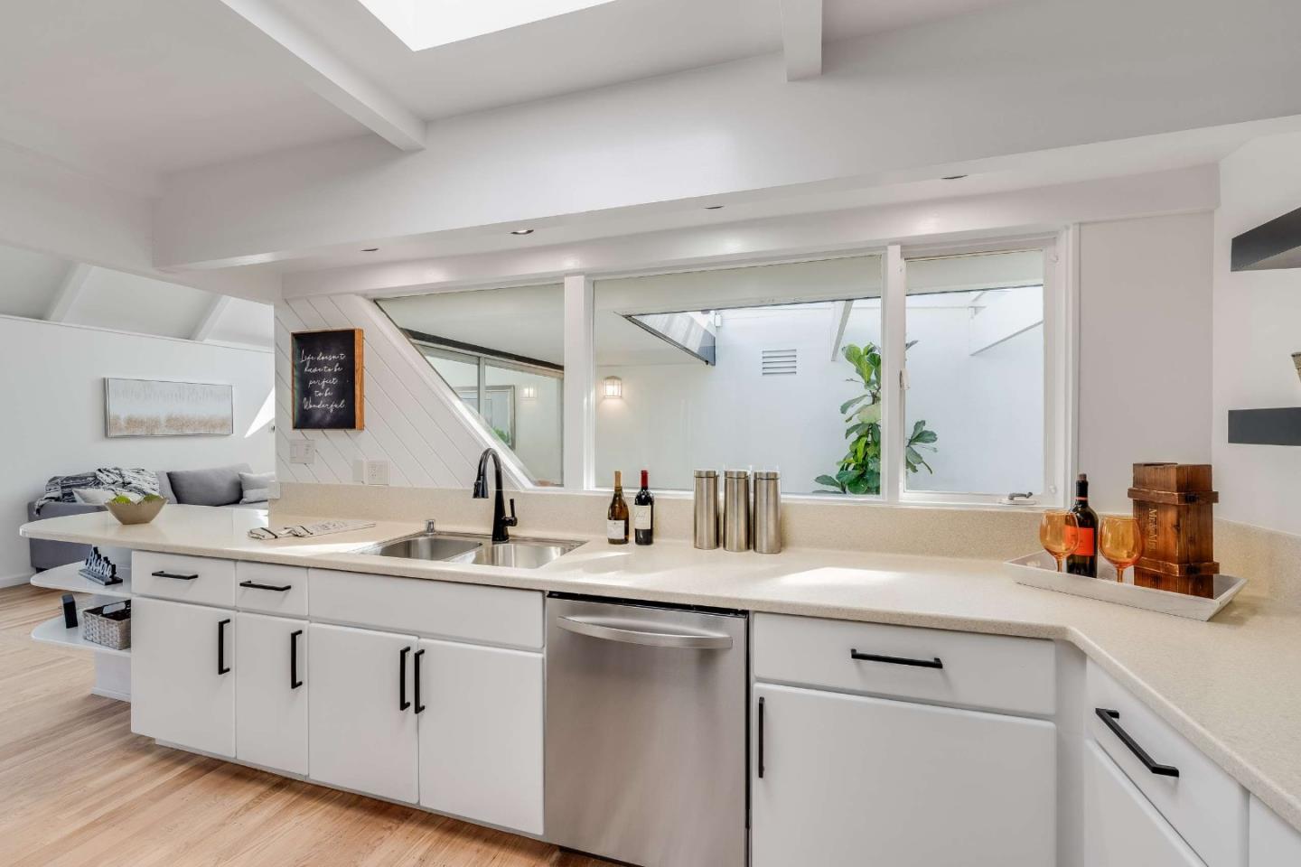 Detail Gallery Image 9 of 55 For 744 Jackpine Ct, Sunnyvale,  CA 94086 - 4 Beds | 2 Baths