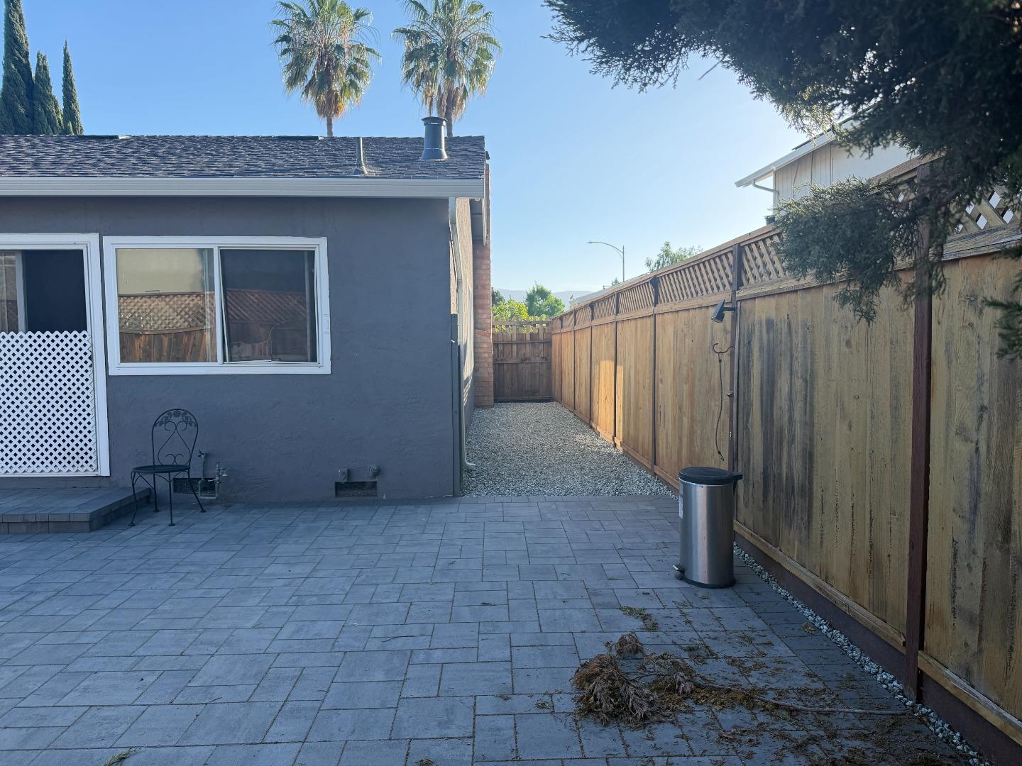 Detail Gallery Image 3 of 7 For 571 Kings Cross Way, San Jose,  CA 95136 - 4 Beds | 2 Baths