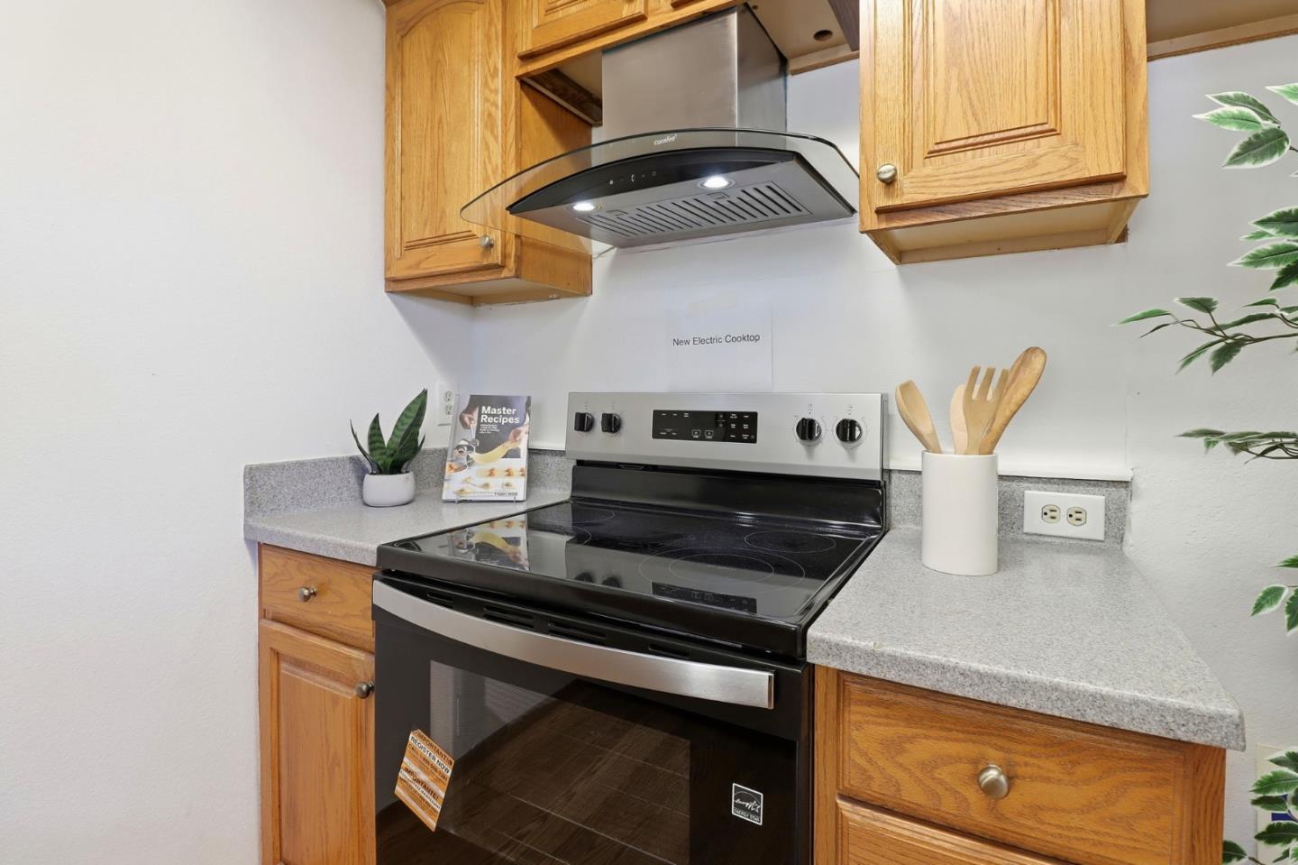 Detail Gallery Image 6 of 15 For 3241 Shadow Park Pl, San Jose,  CA 95121 - 2 Beds | 1 Baths