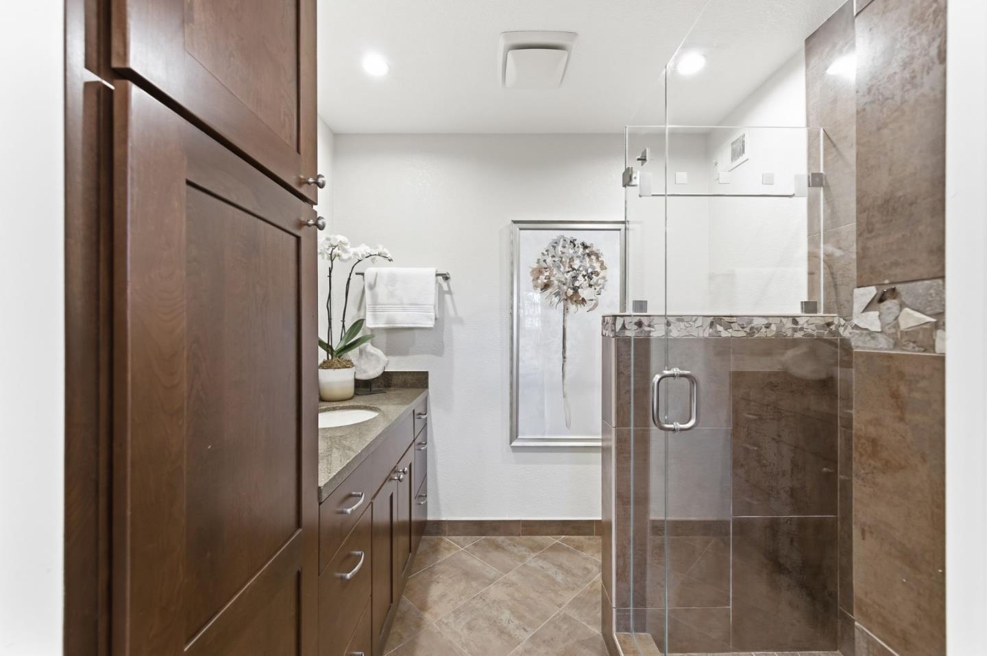 Detail Gallery Image 19 of 44 For 1028 Bermuda Dr, San Mateo,  CA 94403 - 5 Beds | 4 Baths