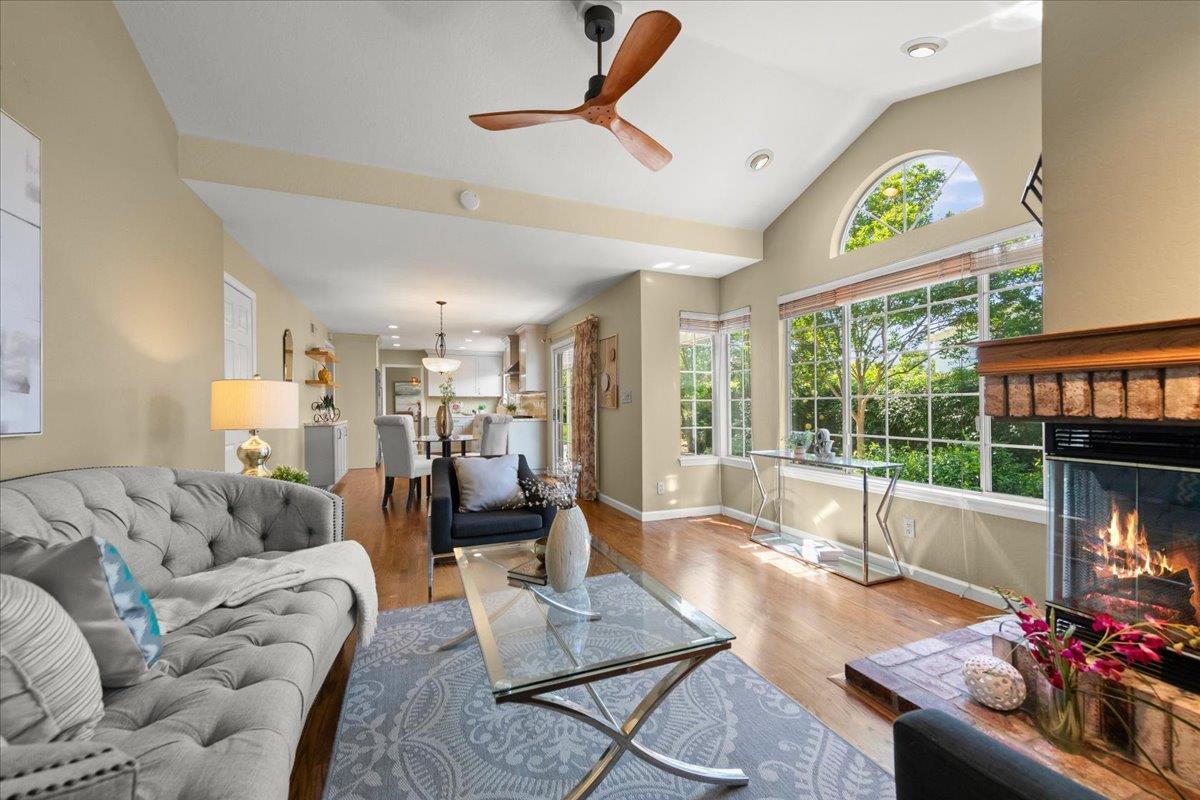 Detail Gallery Image 10 of 27 For 1647 Natalie Ct, San Jose,  CA 95118 - 4 Beds | 3 Baths