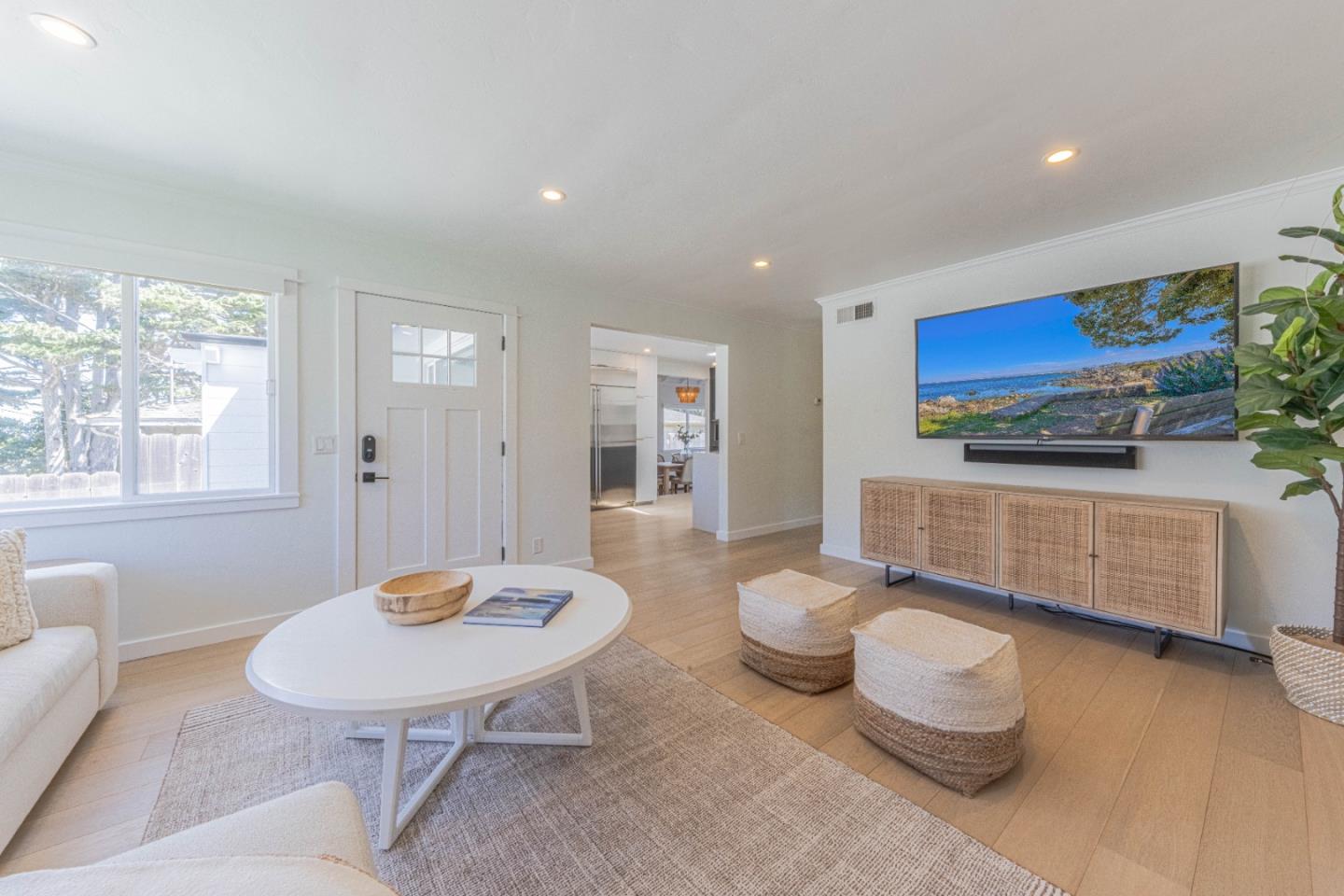 Detail Gallery Image 10 of 53 For 743 Bayview Ave, Pacific Grove,  CA 93950 - 3 Beds | 2 Baths