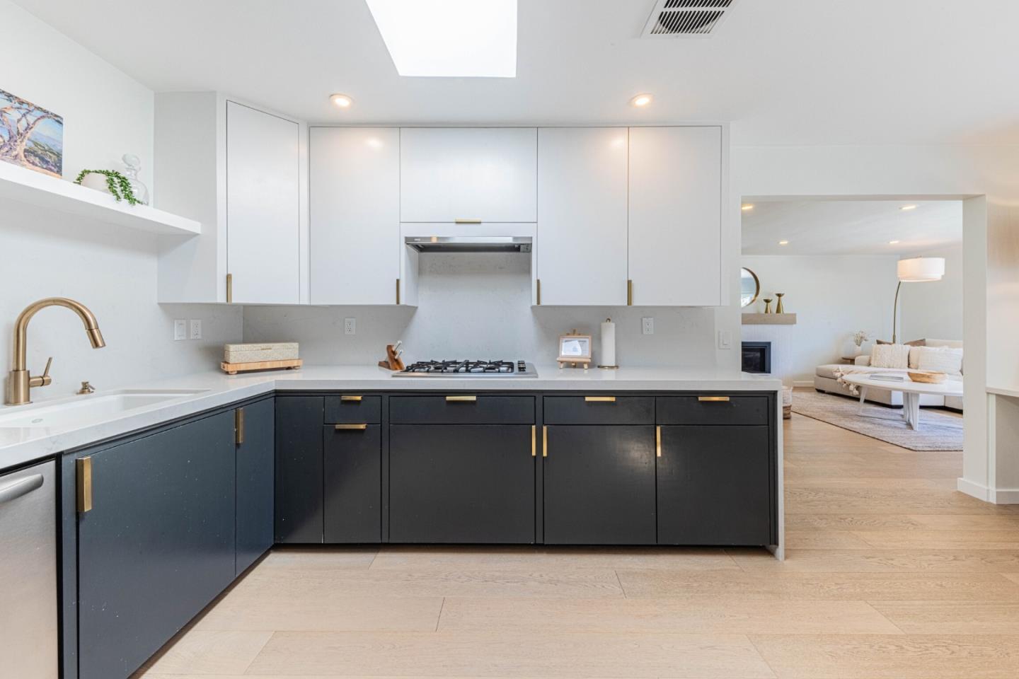 Detail Gallery Image 13 of 53 For 743 Bayview Ave, Pacific Grove,  CA 93950 - 3 Beds | 2 Baths