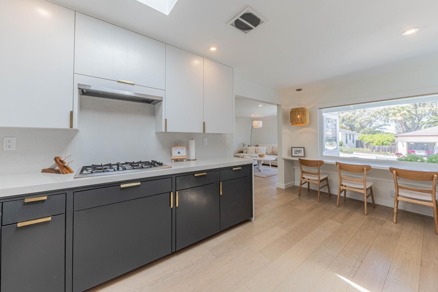 Detail Gallery Image 14 of 53 For 743 Bayview Ave, Pacific Grove,  CA 93950 - 3 Beds | 2 Baths