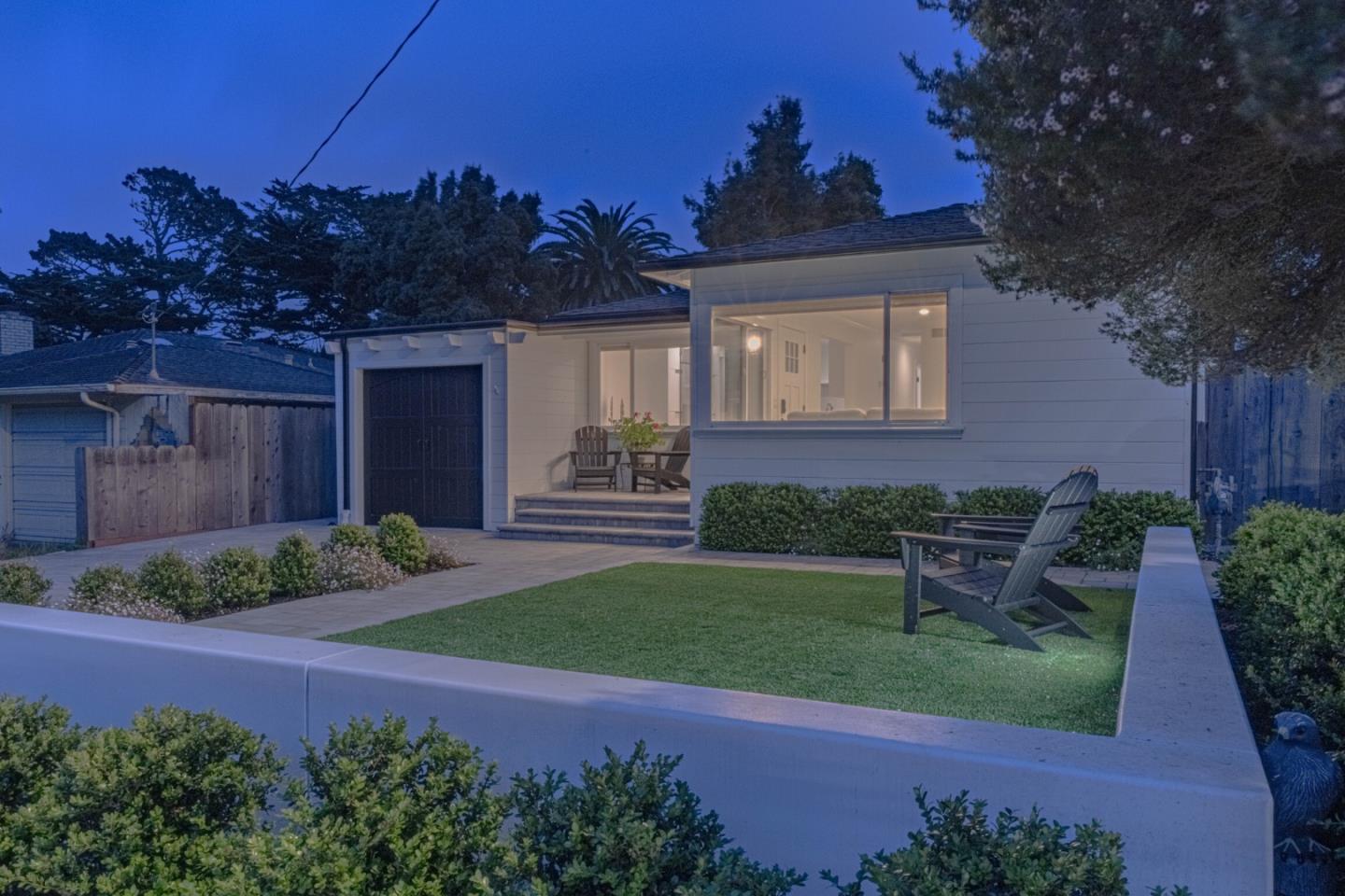 Detail Gallery Image 3 of 53 For 743 Bayview Ave, Pacific Grove,  CA 93950 - 3 Beds | 2 Baths