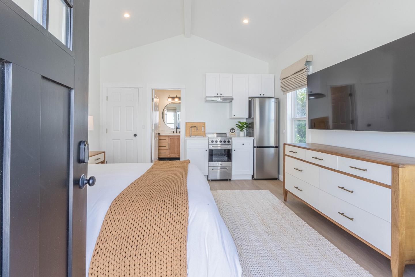 Detail Gallery Image 37 of 53 For 743 Bayview Ave, Pacific Grove,  CA 93950 - 3 Beds | 2 Baths