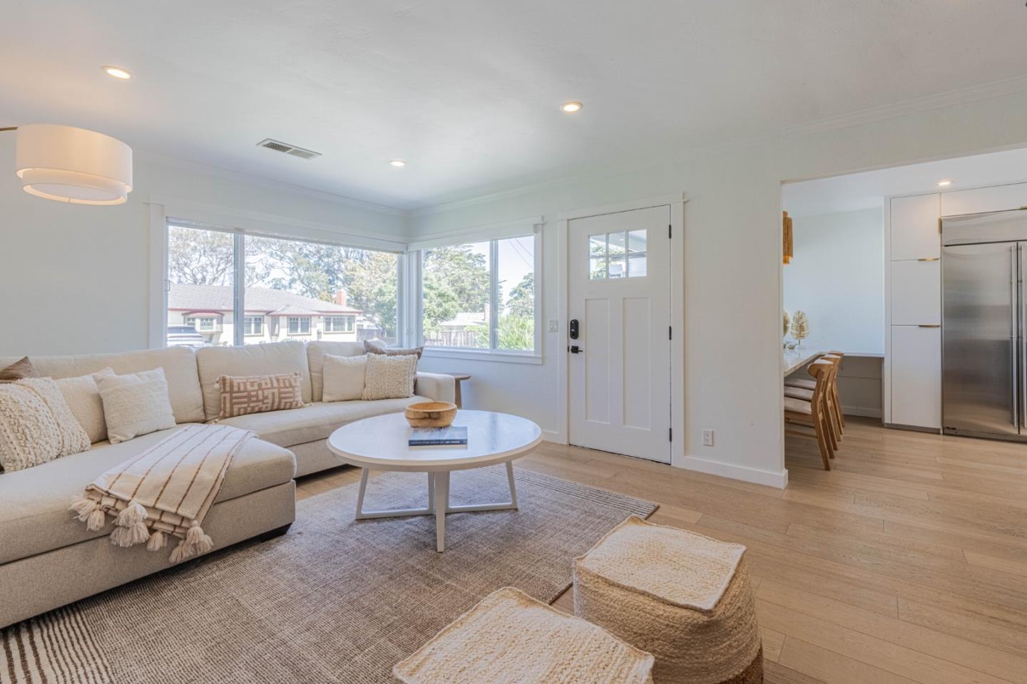 Detail Gallery Image 7 of 53 For 743 Bayview Ave, Pacific Grove,  CA 93950 - 3 Beds | 2 Baths