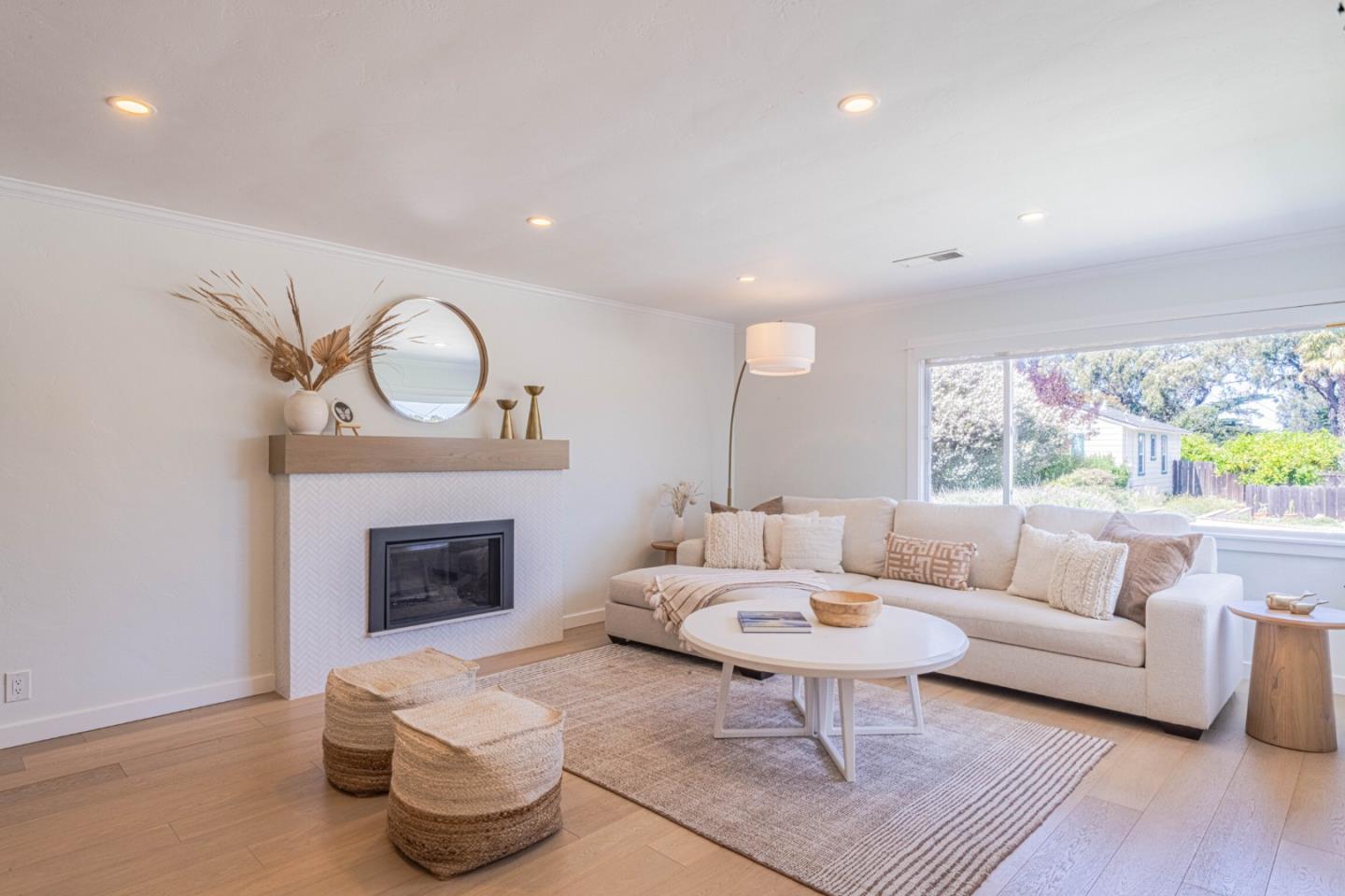 Detail Gallery Image 8 of 53 For 743 Bayview Ave, Pacific Grove,  CA 93950 - 3 Beds | 2 Baths