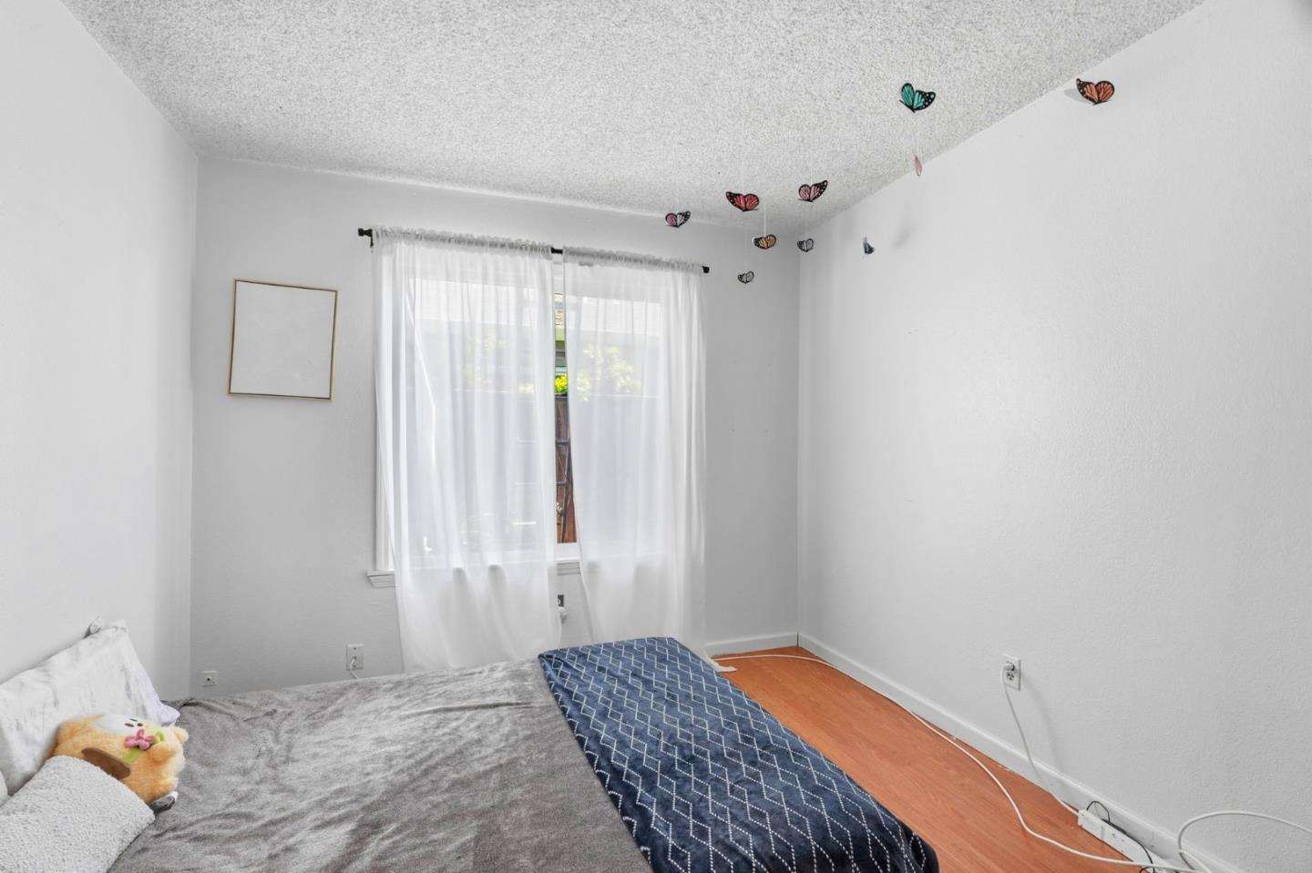 Detail Gallery Image 9 of 13 For 1775 Arroyo De Oro, San Jose,  CA 95116 - 4 Beds | 2 Baths