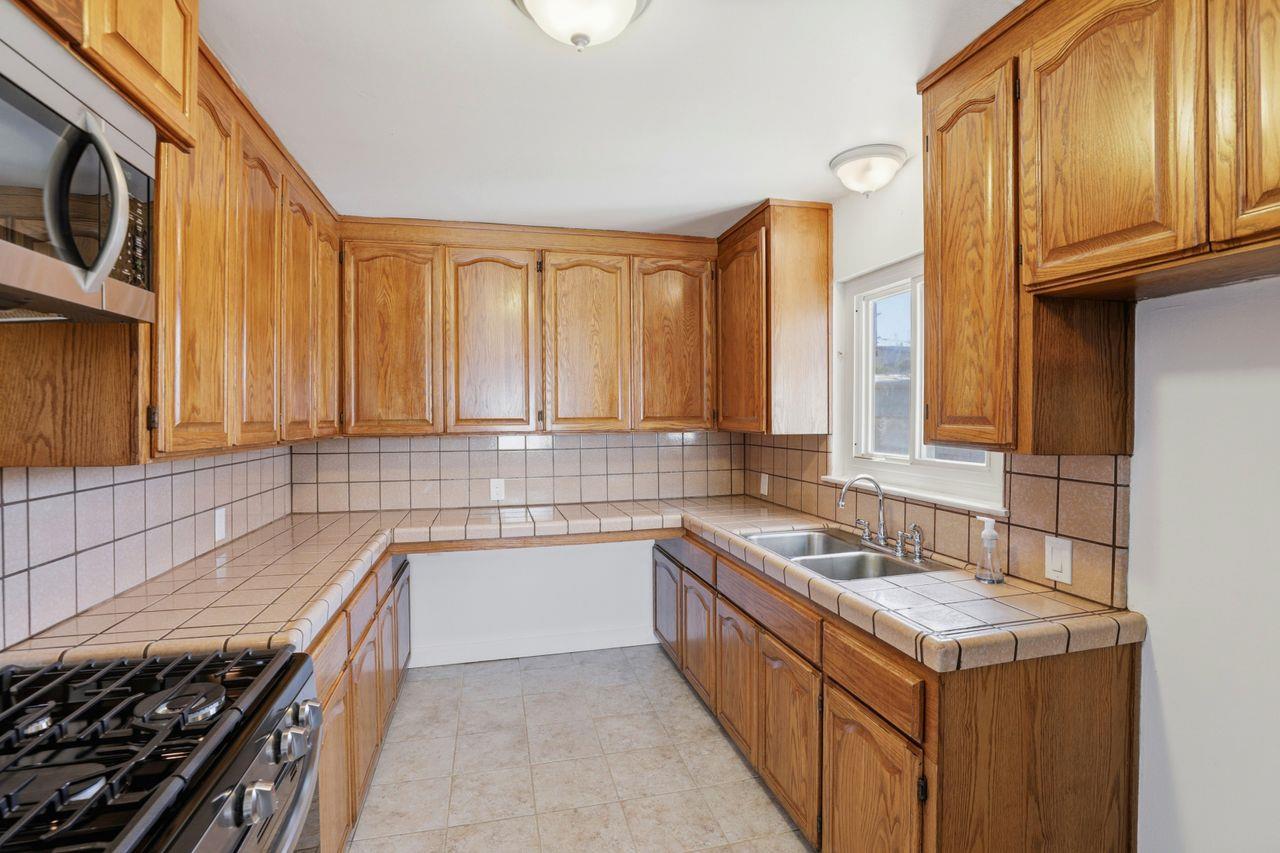 Detail Gallery Image 12 of 37 For 1140 Palm Ave, Seaside,  CA 93955 - 3 Beds | 1 Baths