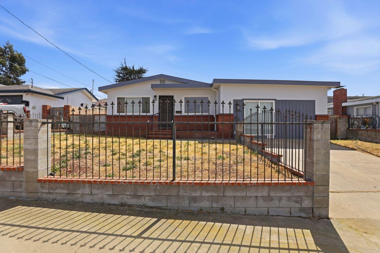 Detail Gallery Image 2 of 37 For 1140 Palm Ave, Seaside,  CA 93955 - 3 Beds | 1 Baths