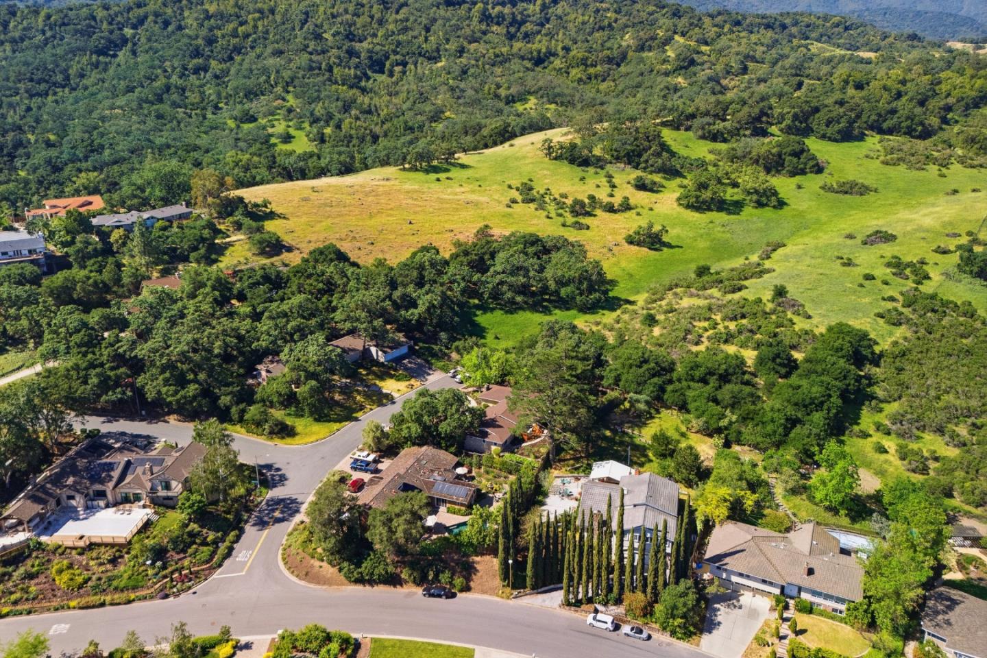 Detail Gallery Image 5 of 53 For 1351 Hidden Mine Rd, San Jose,  CA 95120 - 4 Beds | 2 Baths