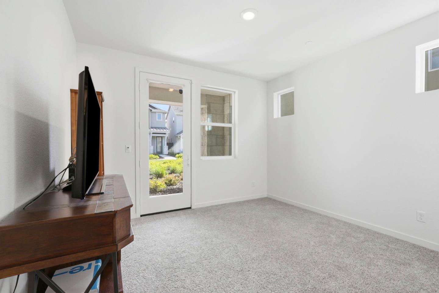 Detail Gallery Image 10 of 57 For 2809 Earthened Walk, Sacramento,  CA 95833 - 4 Beds | 3 Baths