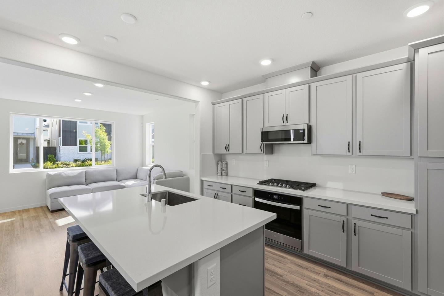 Detail Gallery Image 13 of 57 For 2809 Earthened Walk, Sacramento,  CA 95833 - 4 Beds | 3 Baths