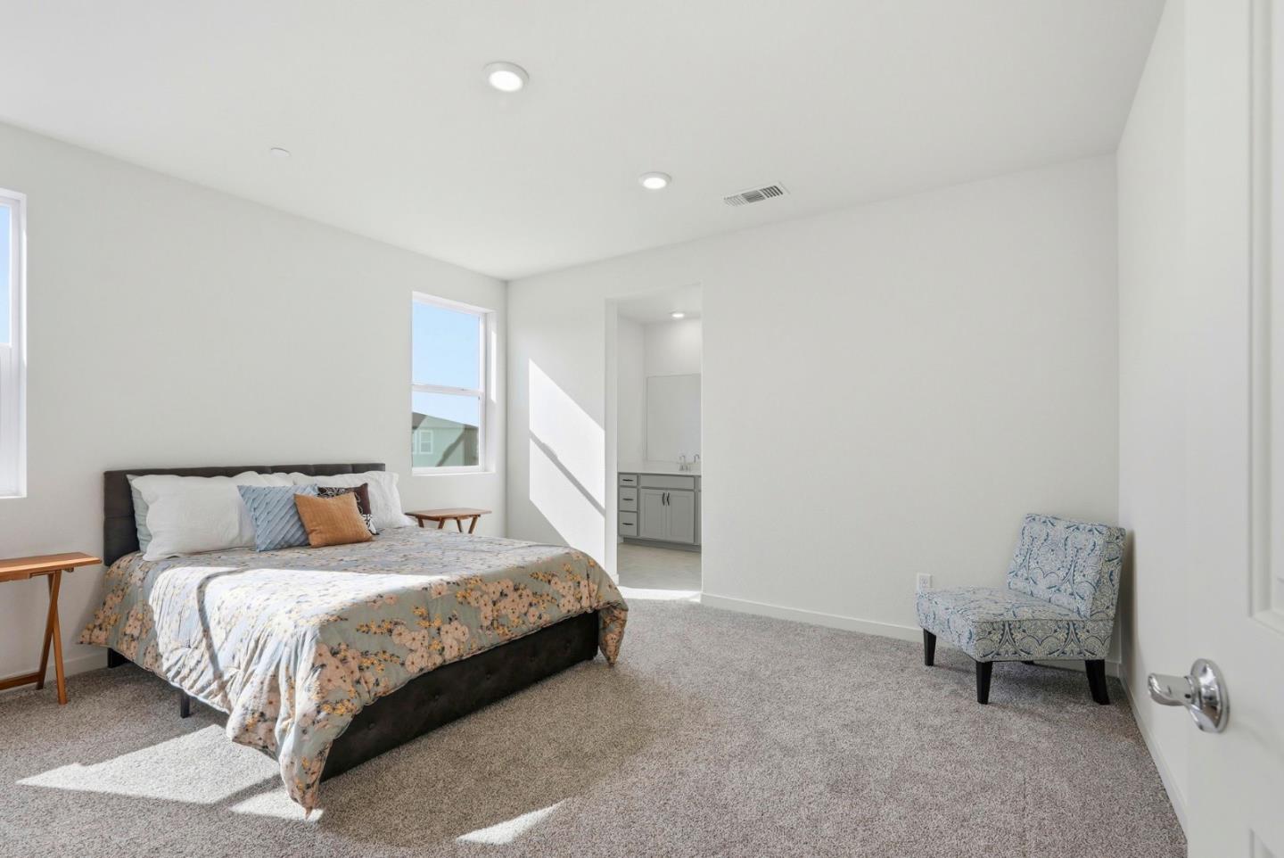 Detail Gallery Image 23 of 57 For 2809 Earthened Walk, Sacramento,  CA 95833 - 4 Beds | 3 Baths