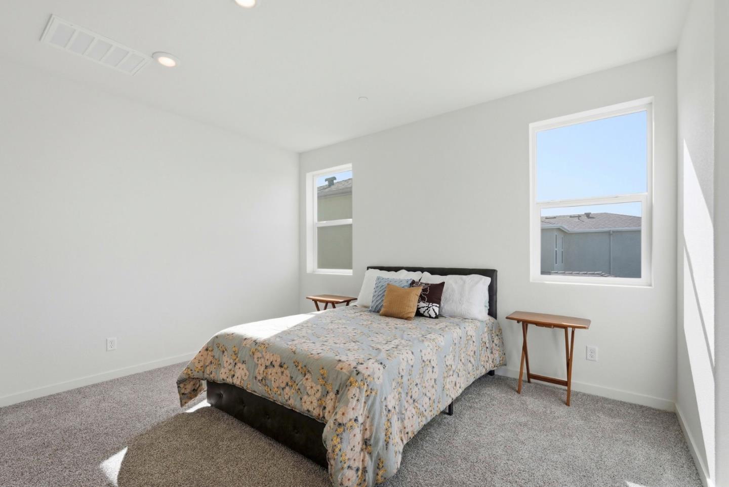 Detail Gallery Image 24 of 57 For 2809 Earthened Walk, Sacramento,  CA 95833 - 4 Beds | 3 Baths