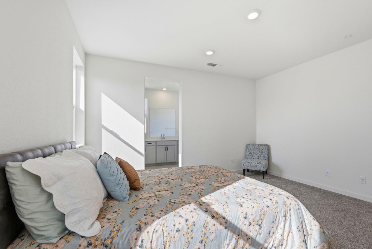 Detail Gallery Image 25 of 57 For 2809 Earthened Walk, Sacramento,  CA 95833 - 4 Beds | 3 Baths