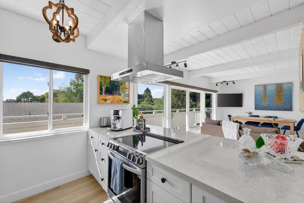 Detail Gallery Image 12 of 58 For 204 Highland Dr, Aptos,  CA 95003 - 4 Beds | 2 Baths