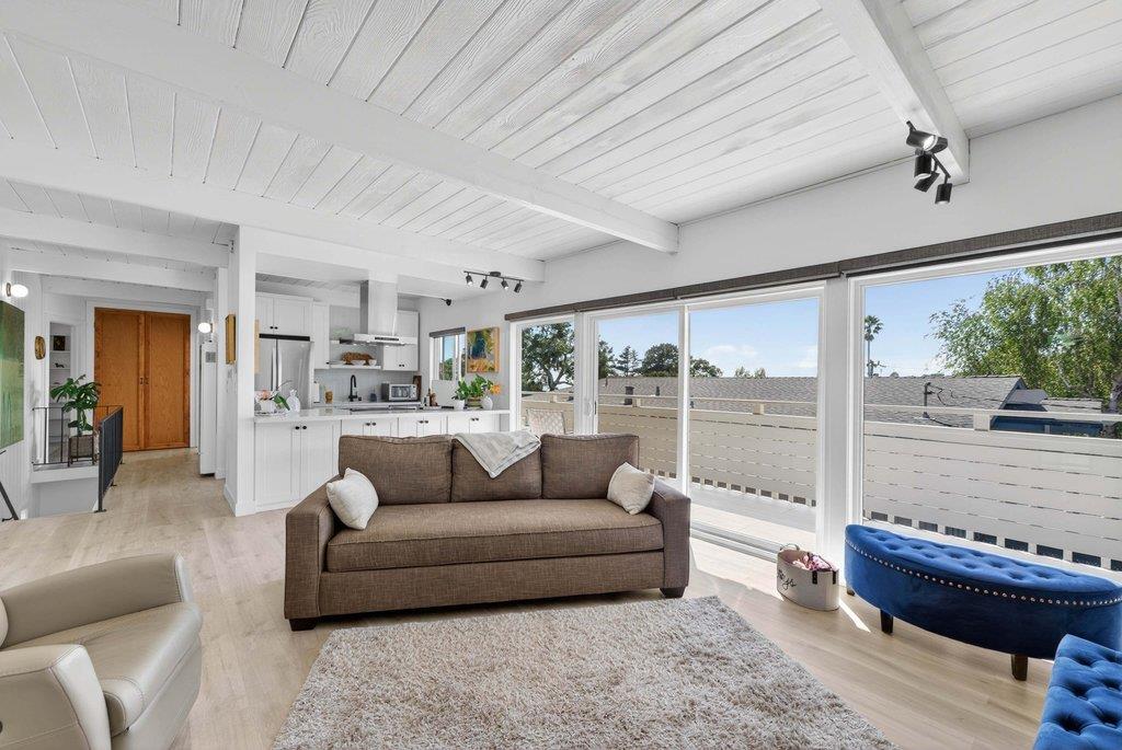 Detail Gallery Image 9 of 58 For 204 Highland Dr, Aptos,  CA 95003 - 4 Beds | 2 Baths