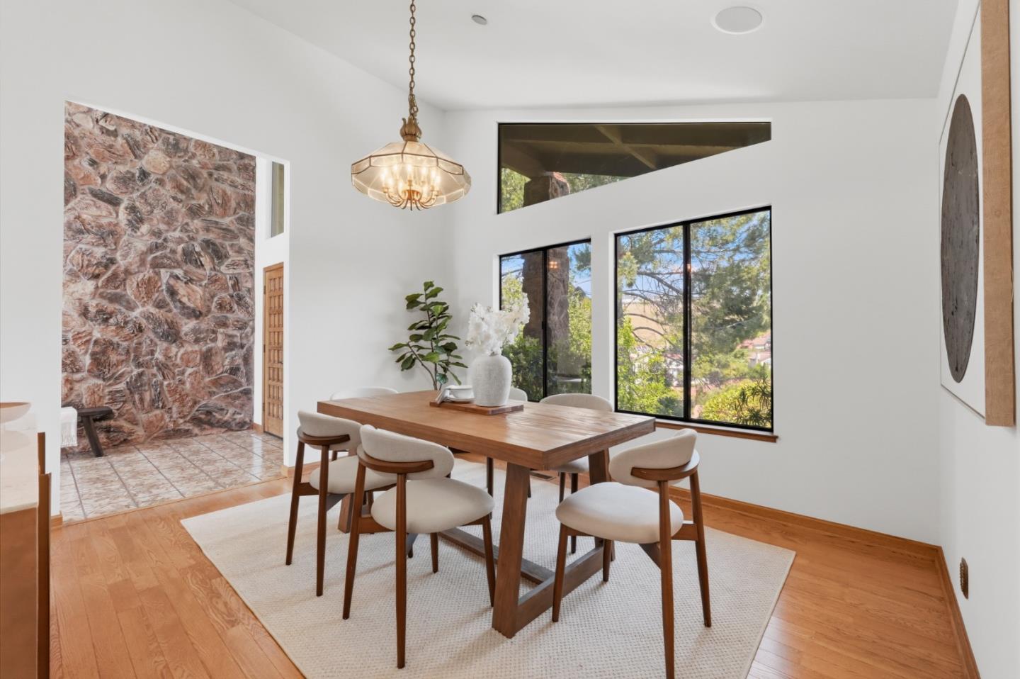 Detail Gallery Image 4 of 42 For 1050 Seminole Cmn, Fremont,  CA 94539 - 4 Beds | 2/1 Baths