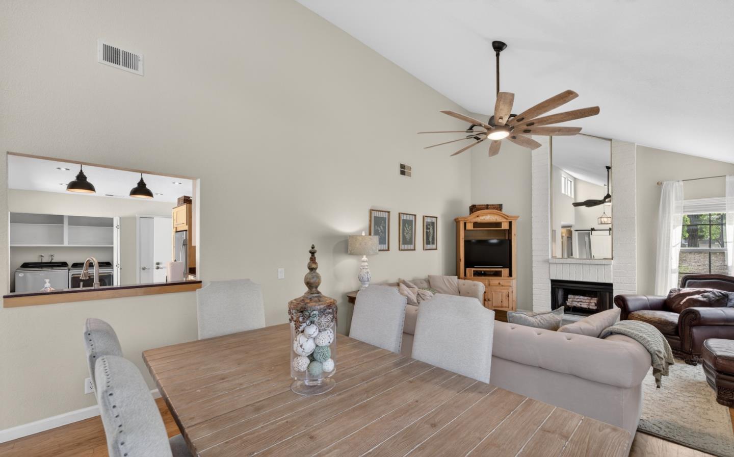 Detail Gallery Image 10 of 47 For 17590 Carriage Lamp Way, Morgan Hill,  CA 95037 - 3 Beds | 2 Baths