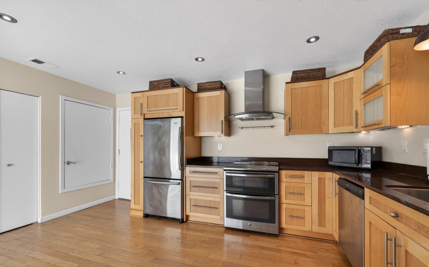 Detail Gallery Image 16 of 47 For 17590 Carriage Lamp Way, Morgan Hill,  CA 95037 - 3 Beds | 2 Baths