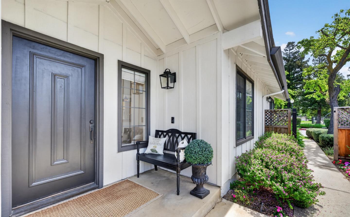 Detail Gallery Image 4 of 47 For 17590 Carriage Lamp Way, Morgan Hill,  CA 95037 - 3 Beds | 2 Baths